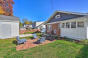 Vintage Chic Cottage < 1 Mile to UNC Greensboro!