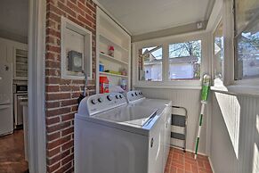 Vintage Chic Cottage < 1 Mile to UNC Greensboro!