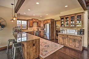 Modern Eagle Crest Escape w/ Patio & 2 Balconies!