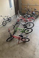 Modern Eagle Crest Escape w/ Patio & 2 Balconies!