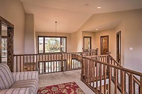 Modern Eagle Crest Escape w/ Patio & 2 Balconies!