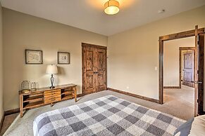 Modern Eagle Crest Escape w/ Patio & 2 Balconies!