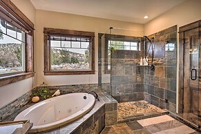 Modern Eagle Crest Escape w/ Patio & 2 Balconies!