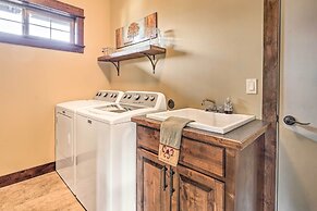 Modern Eagle Crest Escape w/ Patio & 2 Balconies!