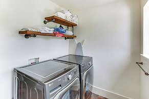 Massive Cabin w/ Game Room, 1 Mi to Bear Lake