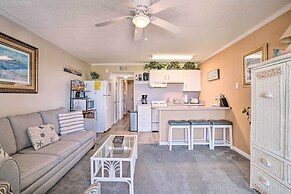 Isle of Palms Beachfront Condo w/ Balcony & Pool!