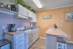 Isle of Palms Beachfront Condo w/ Balcony & Pool!