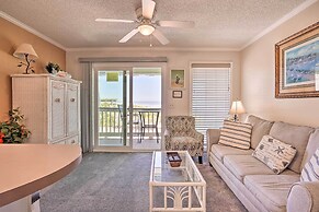 Isle of Palms Beachfront Condo w/ Balcony & Pool!