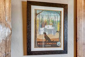 2 Blocks To Grand Lake: Updated Western Cabin!