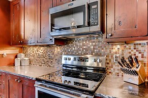 2 Blocks To Grand Lake: Updated Western Cabin!