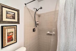 Charming Port Charlotte Home w/ Lanai & Pool!