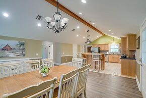 Quiet Marion Getaway With Fireplace!