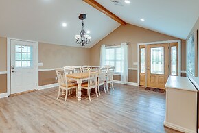 Quiet Marion Getaway With Fireplace!