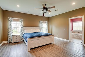 Quiet Marion Getaway With Fireplace!