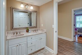 Quiet Marion Getaway With Fireplace!