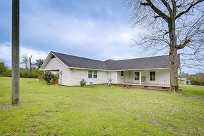 Quiet Marion Getaway With Fireplace!