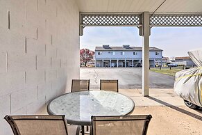 Quaint Couple's Escape: Pool, Near Lake Erie!