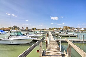 Quaint Couple's Escape: Pool, Near Lake Erie!