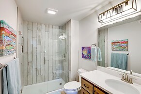 Red Lodge Retreat w/ Creek Access + Fire Pit!