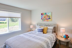 Red Lodge Retreat w/ Creek Access + Fire Pit!