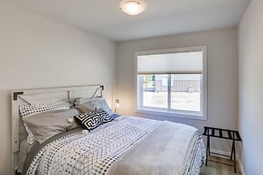 Red Lodge Retreat w/ Creek Access + Fire Pit!