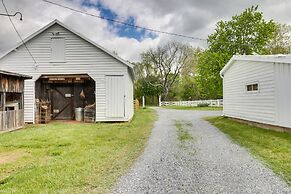 Quiet Farmhouse on 77 Acres Near Shenandoah River!