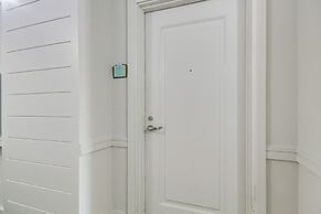 Beachside Biloxi Club Condo: Balcony w/ Ocean View