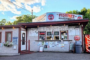 Hidden Gem Cottage' Near Blue Hill Peninsula