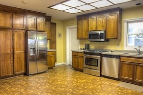 Historic Petaluma Vacation Rental on 1860s Farm!