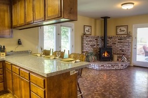 Historic Petaluma Vacation Rental on 1860s Farm!