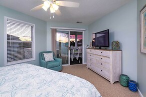 < 1 Mi to Ocean: North Myrtle Beach Condo