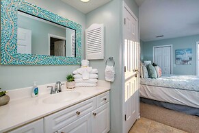 < 1 Mi to Ocean: North Myrtle Beach Condo