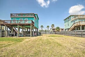 1/2 Mi to Sand: Surfside Beach Retreat!