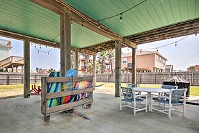 1/2 Mi to Sand: Surfside Beach Retreat!