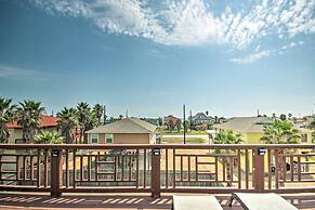 1/2 Mi to Sand: Surfside Beach Retreat!