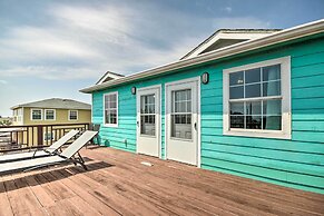 1/2 Mi to Sand: Surfside Beach Retreat!