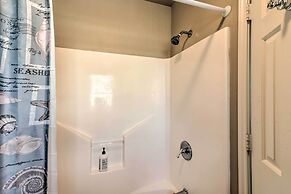 1/2 Mi to Sand: Surfside Beach Retreat!