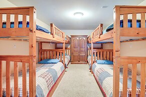 4-season Home: Fireplace & Fire Pit in Barnstead