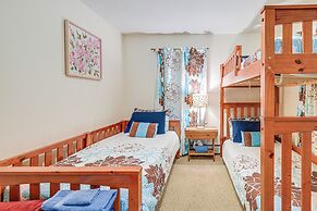 4-season Home: Fireplace & Fire Pit in Barnstead