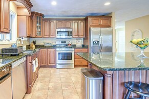 4-season Home: Fireplace & Fire Pit in Barnstead