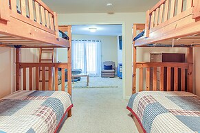 4-season Home: Fireplace & Fire Pit in Barnstead