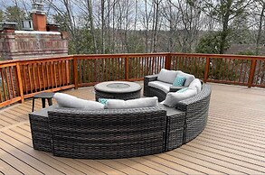 Lakefront Home in Barnstead w/ Seasonal Hot Tub