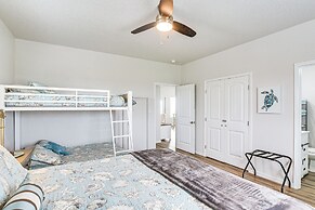 2 Decks, Patio & Views: Beachfront Texas Retreat