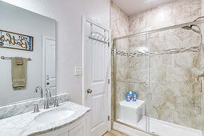 2 Decks, Patio & Views: Beachfront Texas Retreat