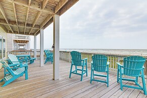 2 Decks, Patio & Views: Beachfront Texas Retreat