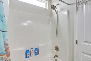 2 Decks, Patio & Views: Beachfront Texas Retreat