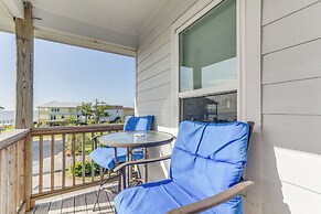 Seabrook Getaway w/ Balconies & Bay Views!
