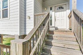 Seabrook Getaway w/ Balconies & Bay Views!