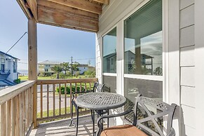 Seabrook Getaway w/ Balconies & Bay Views!