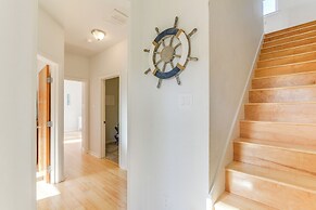 Seabrook Getaway w/ Balconies & Bay Views!